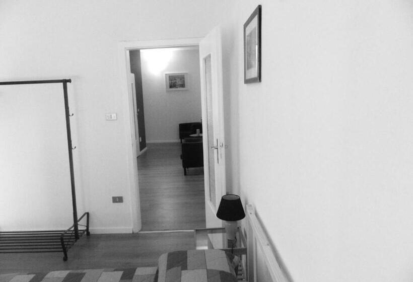 Apartamento 1 Dormitório com Sacada, Vecchia Riva