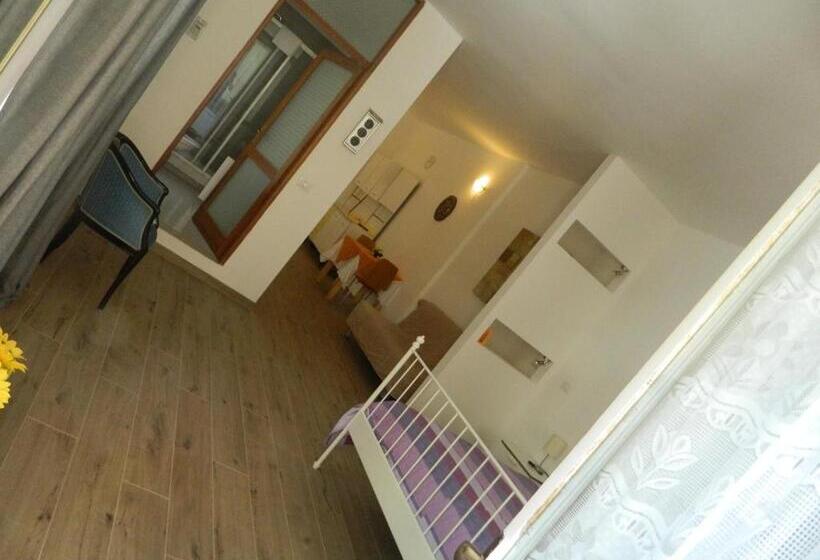 Studio Standard, Vecchia Riva