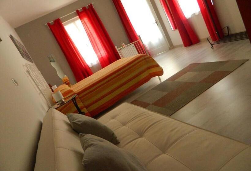 Studio Standard, Vecchia Riva