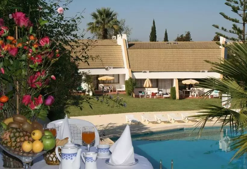 ویلای 2 خوابه با چشم‌انداز باغ, Capitalmoura Mouragolf Village