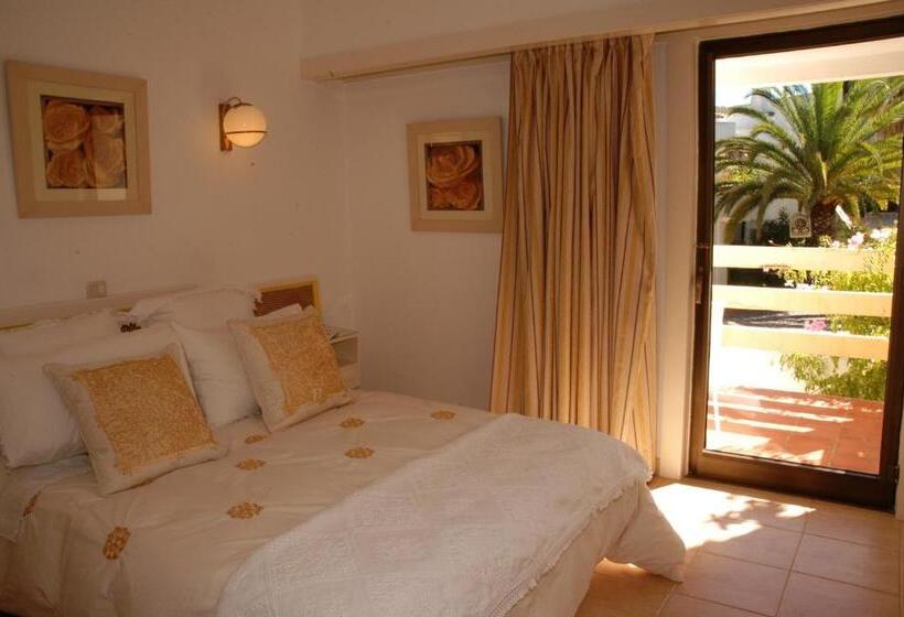 فيلا غرفتين نوم مطلة على الحديقة, Capitalmoura Mouragolf Village