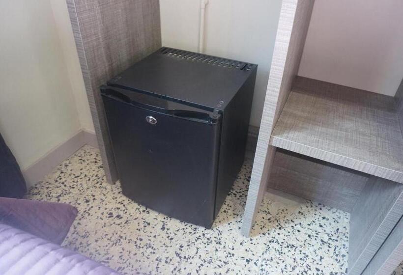 اتاق استاندارد یک تخته با سرویس بهداشتی مشترک, Hostal Fonda Montserrat