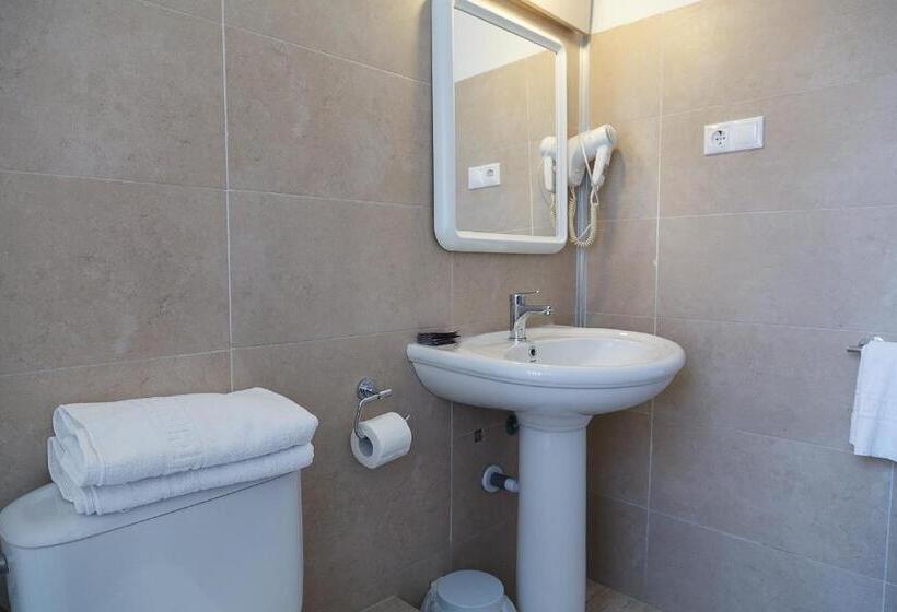 اتاق استاندارد, Hostal Fonda Montserrat