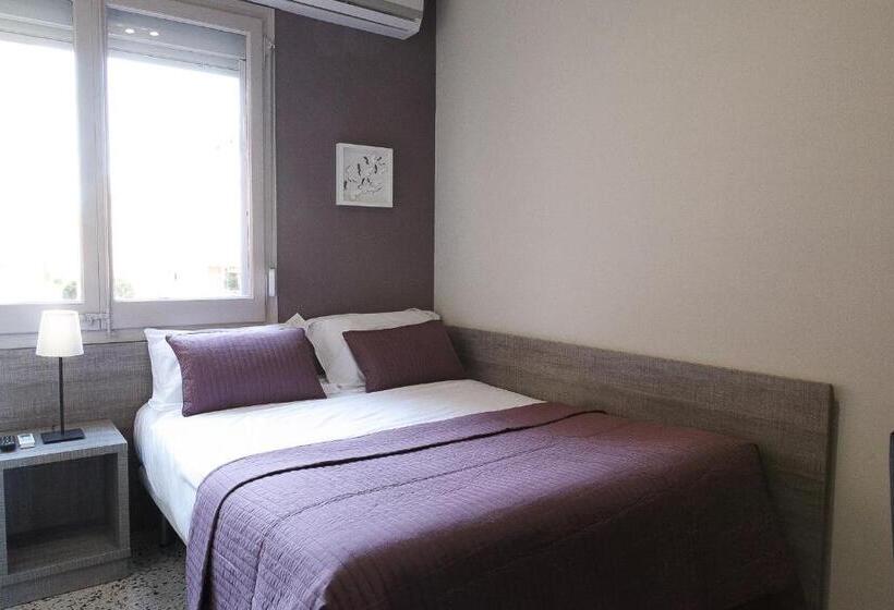 اتاق استاندارد, Hostal Fonda Montserrat