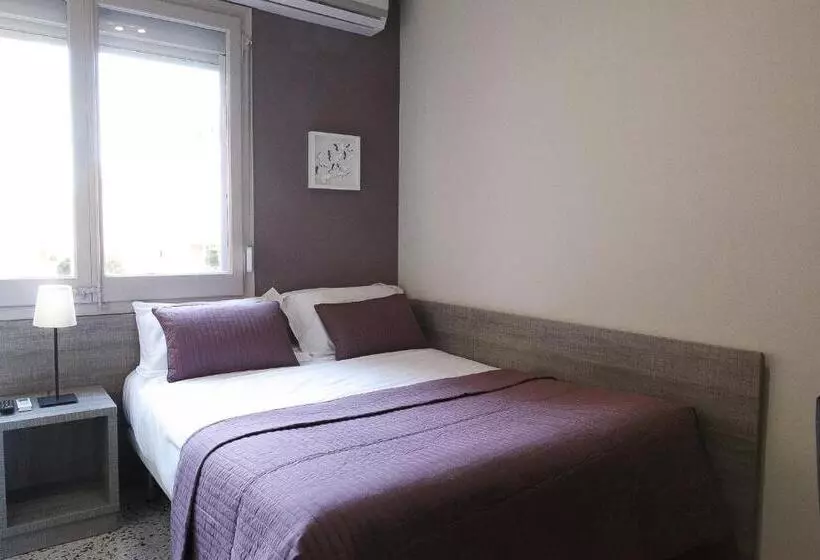 اتاق استاندارد, Hostal Fonda Montserrat