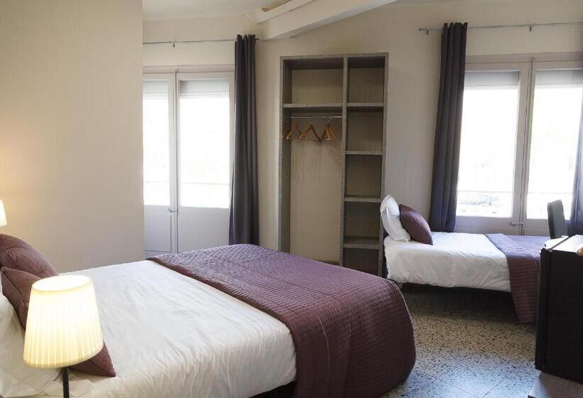 基本三人间, Hostal Fonda Montserrat