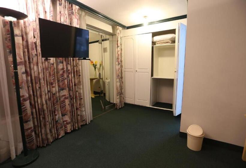 Номер Стандарт, Plaza Mayor