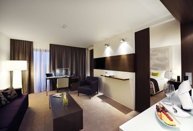 جناح جونيور, Atlantic Congress Hotel Essen