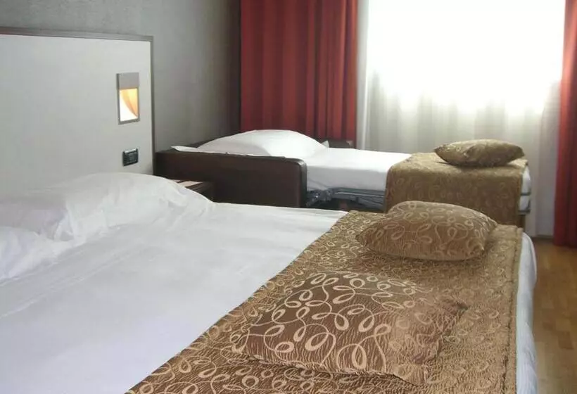 اتاق راحتی سه تخته, Best Western Falck Village Milano Sesto
