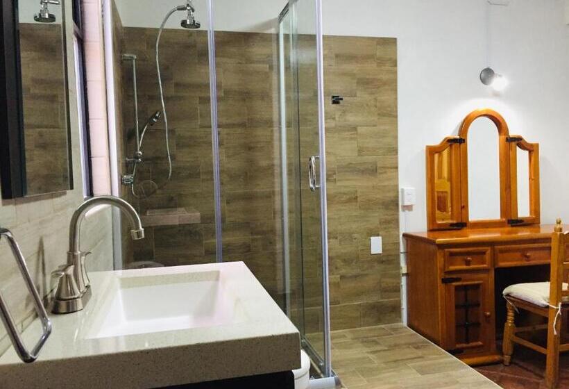 جناح ديلوكس, Cazomalli Oaxaca