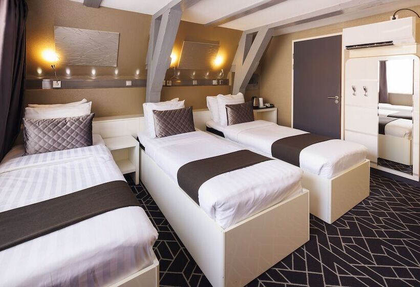 غرفة عائلية, Cc