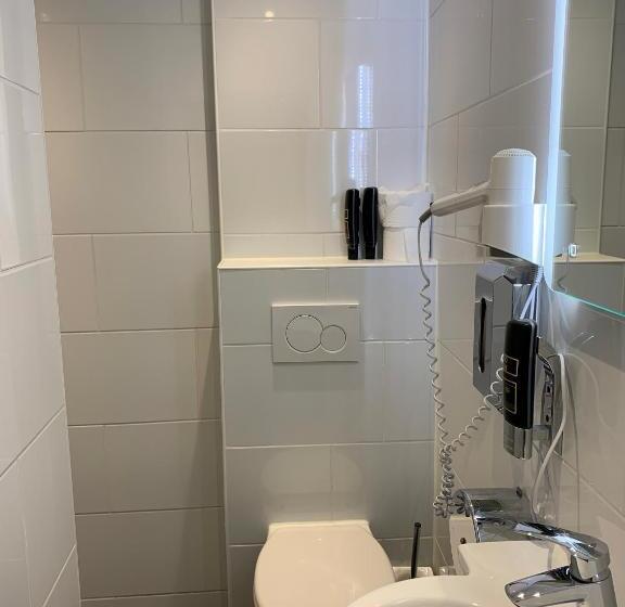 غرفة قياسية ثلاثية, Dam