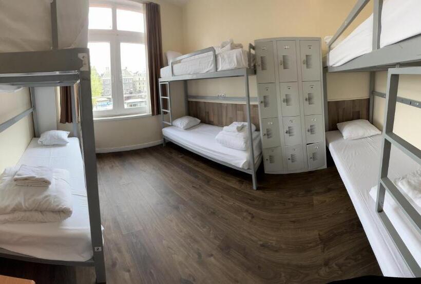 غرفة عائلية, Dam