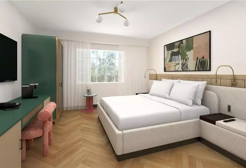 Deluxe Suite King Bed, Hilton Beijing Capital Airport