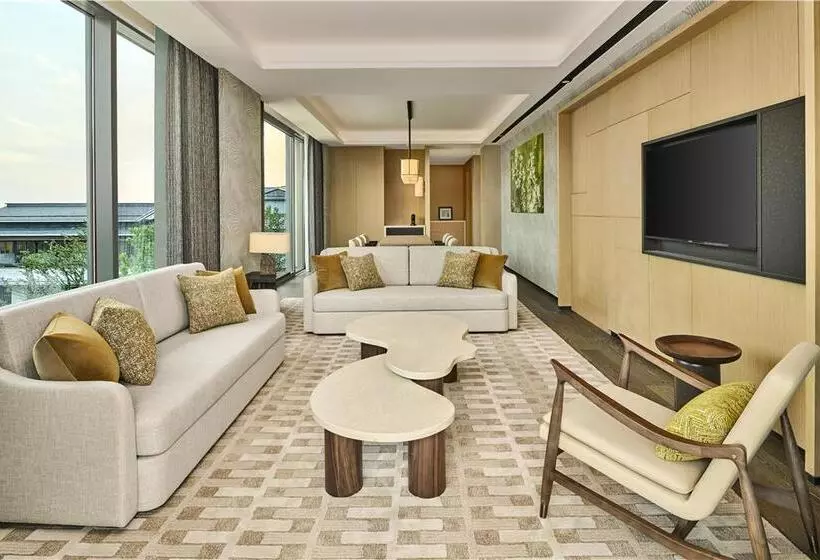 سوئیت پریمیوم, Hilton Beijing Capital Airport