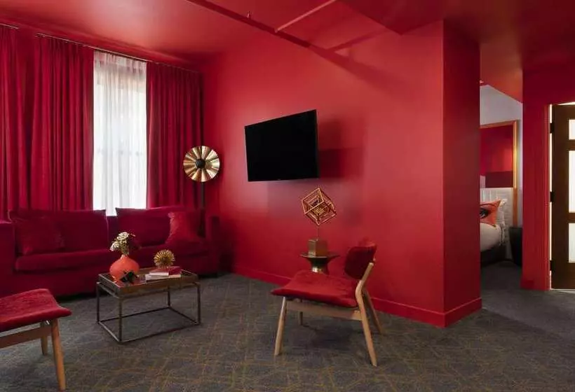 سوئیت پریمیوم, Hilton Beijing Capital Airport