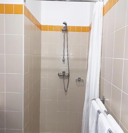 اتاق سوپریور چهار تخته, Oasis De Kiamu