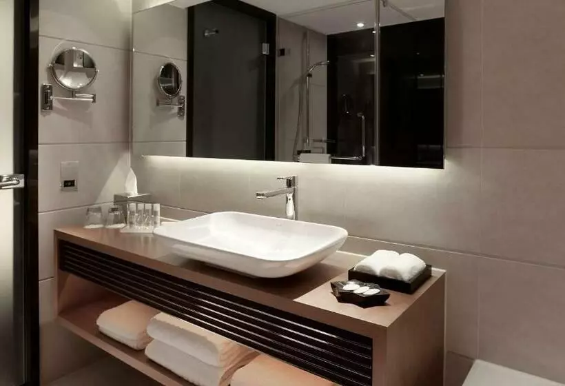 Perhestudio, Park Plaza London Westminster Bridge
