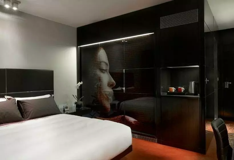 Perhestudio, Park Plaza London Westminster Bridge