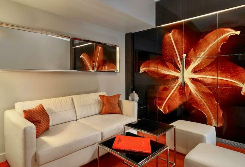 스탠다드 스튜디오 (전망), Park Plaza London Westminster Bridge