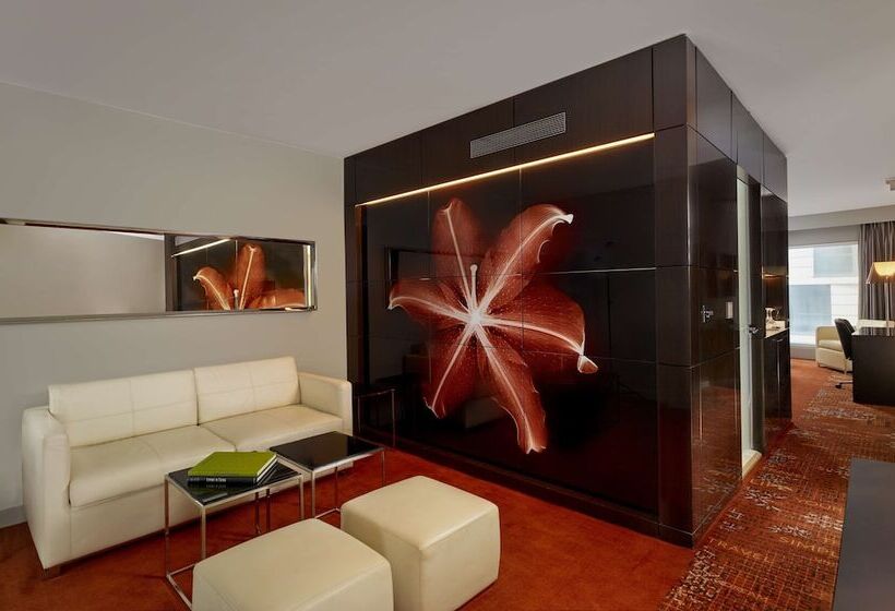 스탠다드 스튜디오, Park Plaza London Westminster Bridge