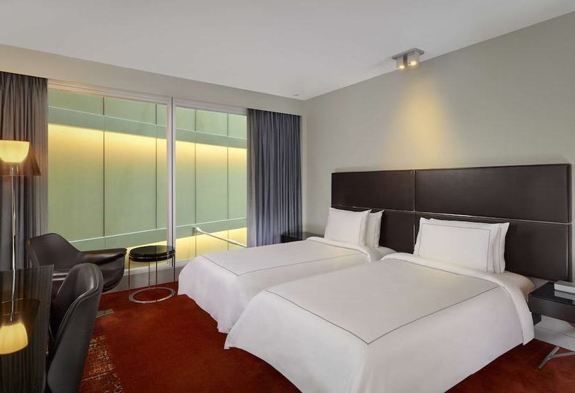 2 Bedroom Suite with Terrace, Park Plaza London Westminster Bridge