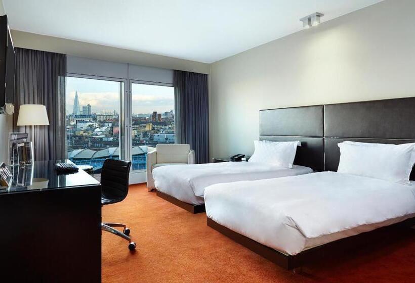 스탠다드 스튜디오, Park Plaza London Westminster Bridge