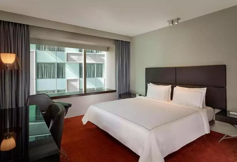 Perhestudio, Park Plaza London Westminster Bridge