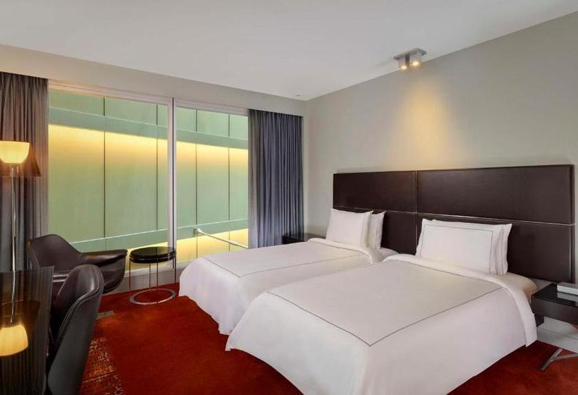2 Bedroom Suite with Terrace, Park Plaza London Westminster Bridge