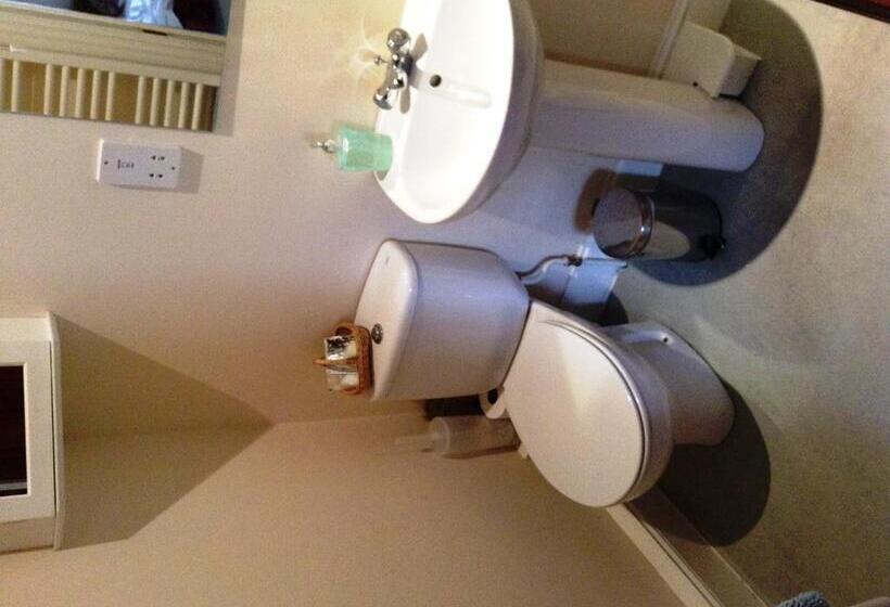 חדר משפחתי, Rathan House   The Eskbank