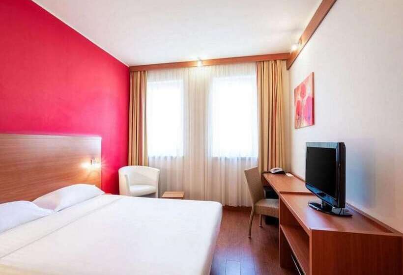Номер Стандарт, City Hotel Budapest