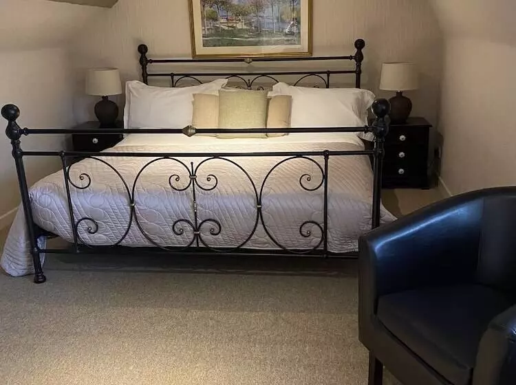 Standard Room, The George At Nunney