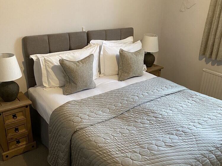 스탠다드 룸, The George At Nunney