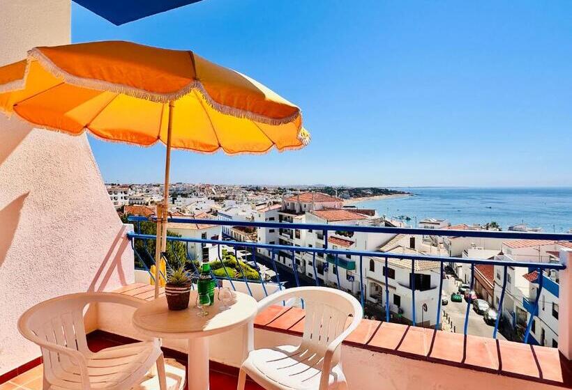 غرفة قياسية مطلّة علي حمام السباحة, Vila Bela