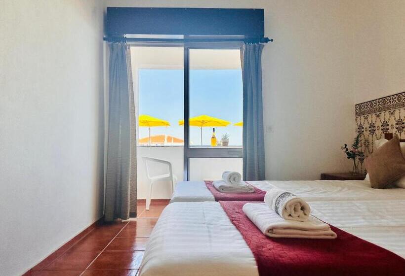 غرفة قياسية مطلّة علي حمام السباحة, Vila Bela