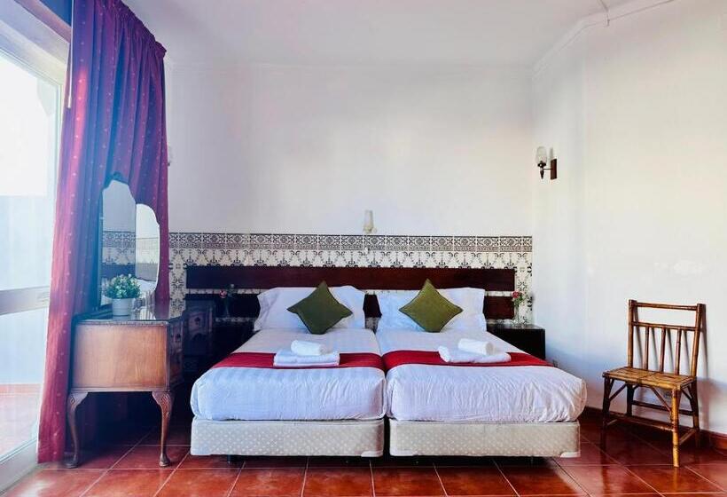 غرفة قياسية ثلاثية مزودة بتراس, Vila Bela