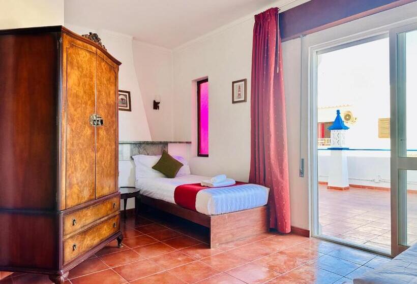 غرفة قياسية ثلاثية مزودة بتراس, Vila Bela