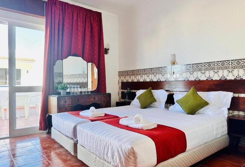 غرفة قياسية ثلاثية مزودة بتراس, Vila Bela