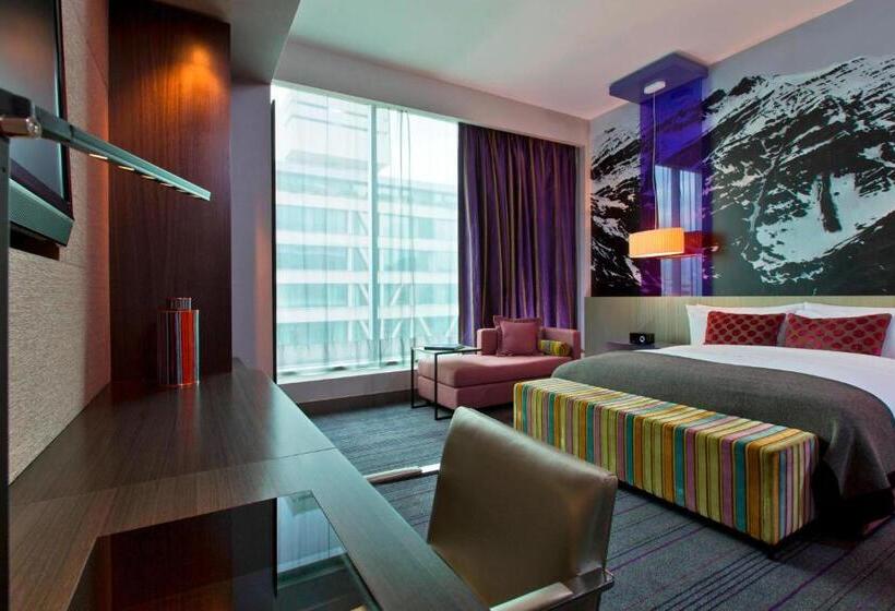 غرفة قياسية مطلة على المدينة, W Santiago