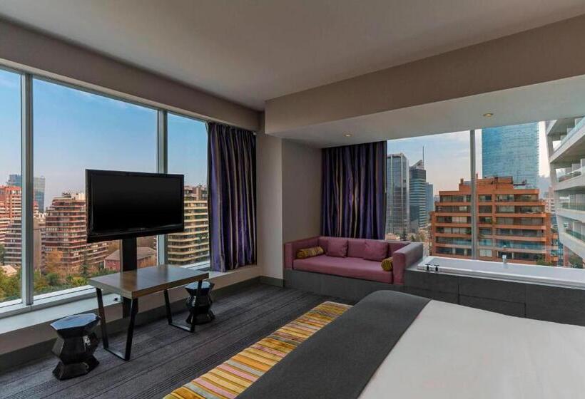 带大床的标准间, W Santiago