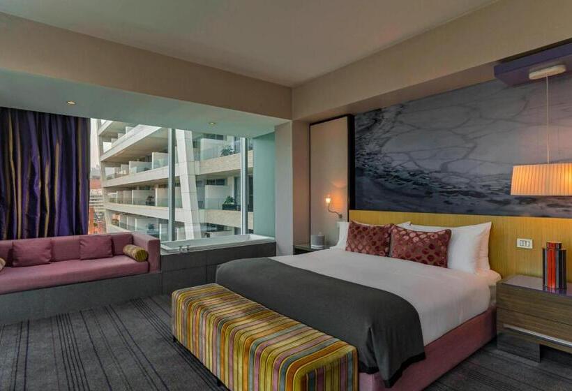 带大床的标准间, W Santiago