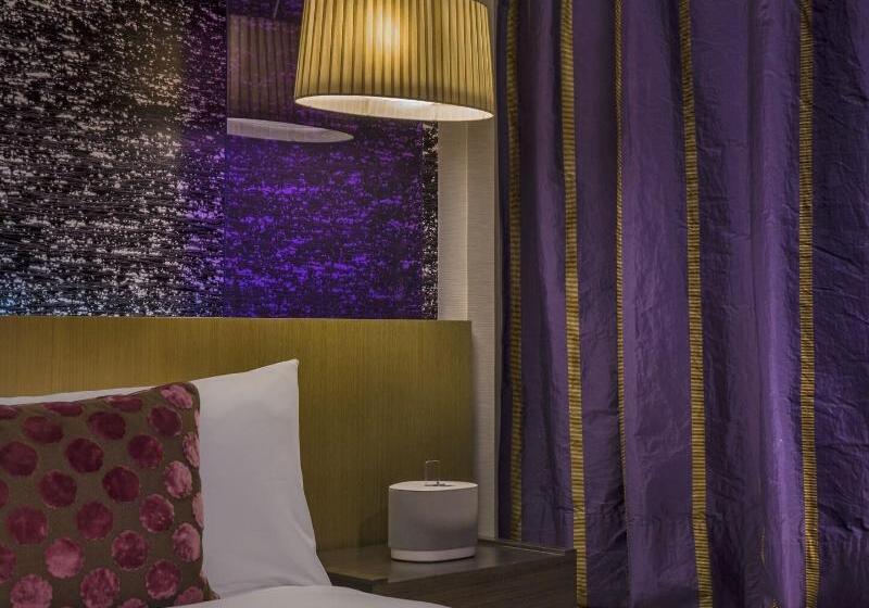 带城市景观的标准间, W Santiago