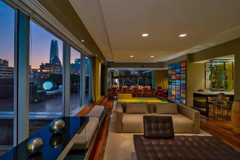 Suite King Bed