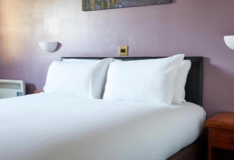 标准间, Wee Waif By Greene King Inns