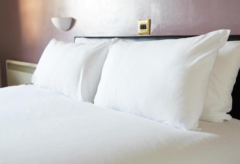 标准间, Wee Waif By Greene King Inns