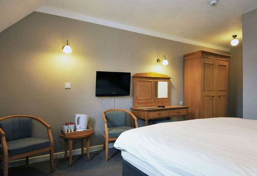 Семейный Номер, Royal George Hotel By Greene King Inns