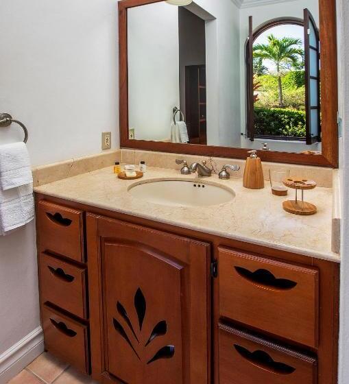 ویلای 2 خوابه با چشمانداز دریا, The Villas At Stonehaven