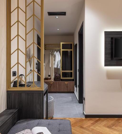 اتاق لوکس, λιθεία Lithia