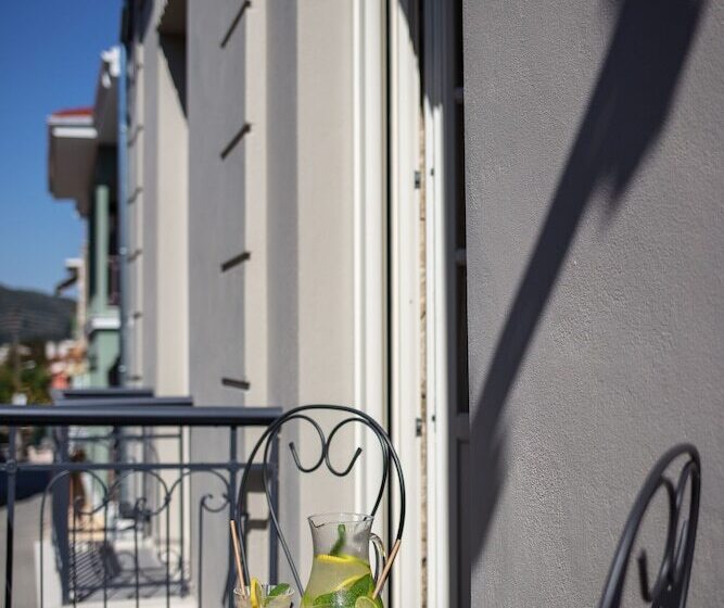 سوییت لوکس, λιθεία Lithia