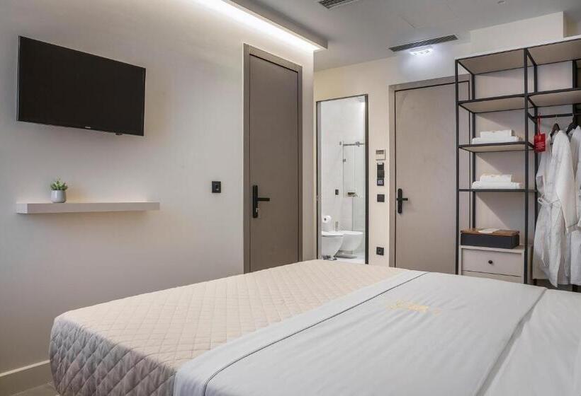 Номер Стандарт, Royalty Hotel Athens